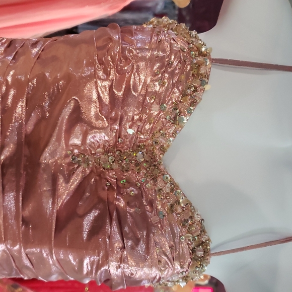 Prom dress - Picture 2 of 8